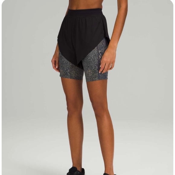 NWOT Lululemon LAB Run Short 8inch w/pocket, Size 4 - Picture 3 of 4